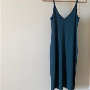 Aritzia Body Con dress! shin length :)